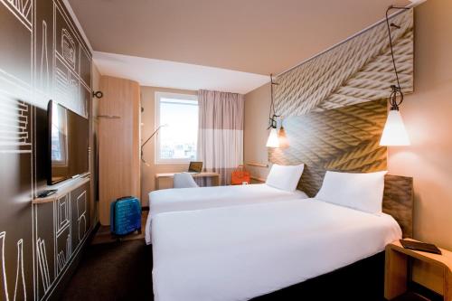 Habitación Doble Estándar del hotel Ibis Paris Bastille Faubourg Saint Antoine 11ème. Foto 13