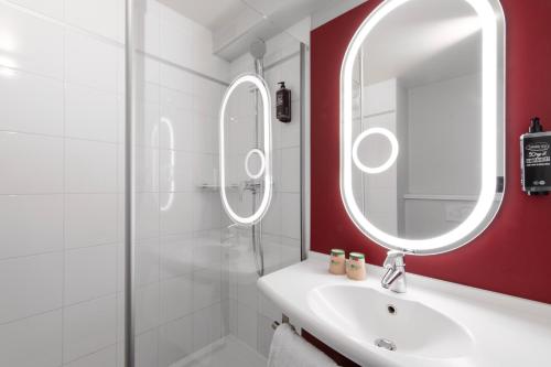 Habitación Doble Estándar del hotel Ibis Paris Bastille Faubourg Saint Antoine 11ème. Foto 16