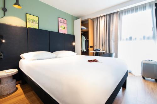 Habitación Doble Estándar del hotel Ibis Paris Bastille Faubourg Saint Antoine 11ème. Foto 17
