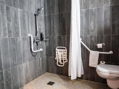 Habitación Doble Estándar - Adaptada para personas con discapacidad del hotel Ibis Paris Bercy Village 12ème. Foto 9