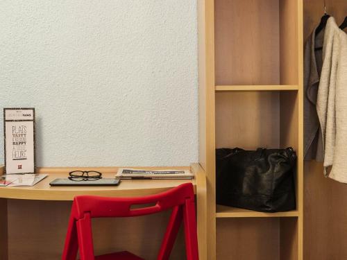 Habitación Individual Estándar del hotel Ibis Paris Vaugirard Porte De Versailles. Foto 4