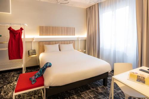 Habitación Doble Estándar del hotel ibis Paris Gare de L' Est 10ème. Foto 4