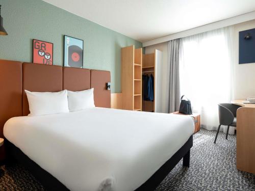 Habitación Doble Estándar del hotel Ibis Paris Gare De Lyon Ledru Rollin 12ème. Foto 4