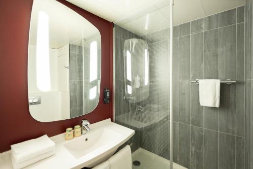 Dos habitaciones dobles no comunicadas del hotel Ibis Paris Gare De Lyon Ledru Rollin 12ème. Foto 4