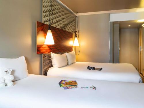 Habitación Doble Estándar con cama supletoria del hotel Ibis Paris Gare Du Nord La Fayette 10ème