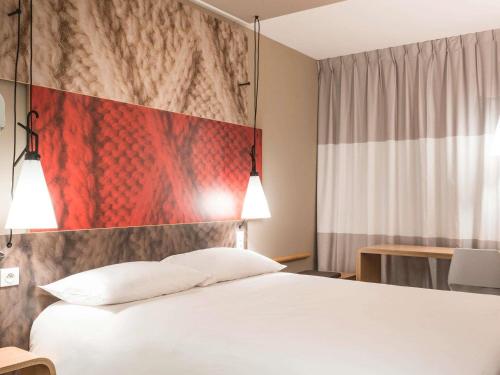 Habitación Doble Estándar del hotel Ibis Paris Gare Du Nord La Fayette 10ème. Foto 1