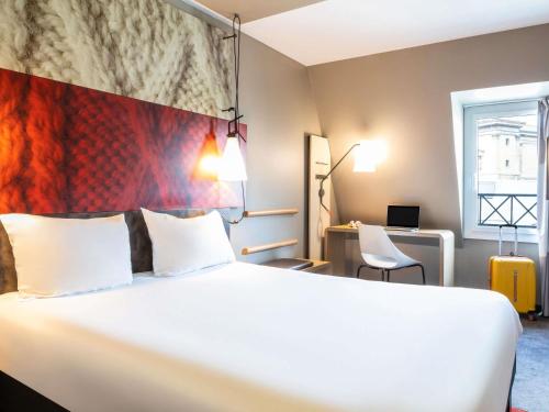 Habitación Doble Estándar del hotel Ibis Paris Gare Du Nord La Fayette 10ème. Foto 12