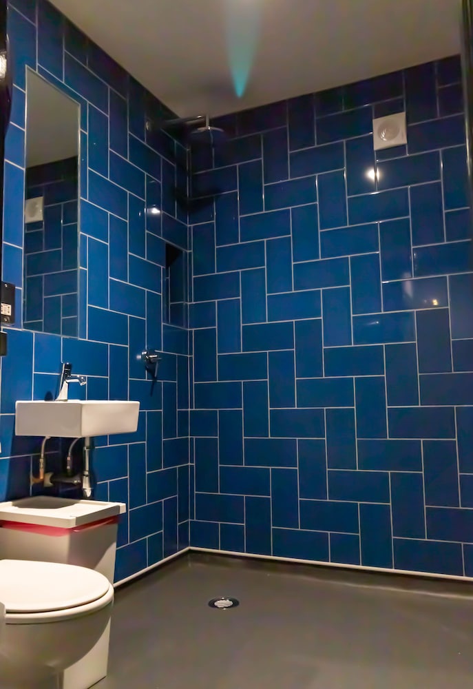 Habitación estándar (private 6 Bed Dorm) del hotel Publove The White Ferry, Victoria. Foto 4