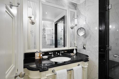 Habitación Executive con balcón del hotel The Lanesborough, Oetker Collection. Foto 3