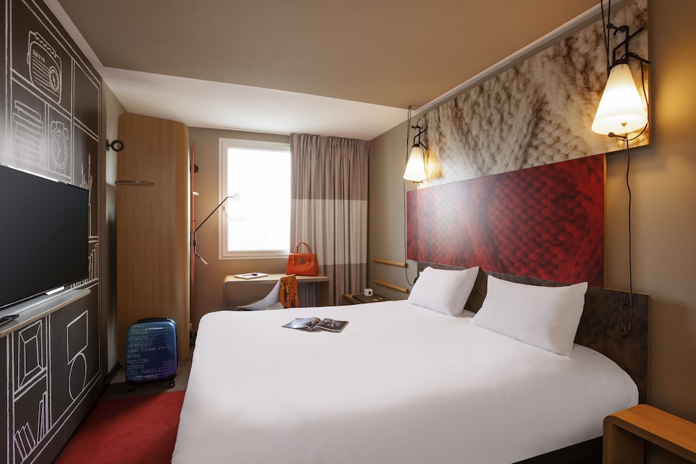 Habitación Standard con una cama doble del hotel Ibis Paris Saint-denis Stade Sud. Foto 1