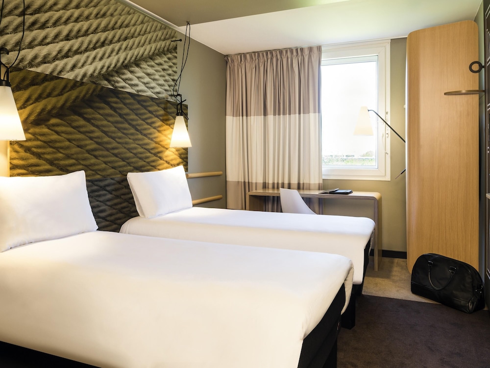 Habitación Standard con 2 camas individuales del hotel Ibis Paris Saint-denis Stade Sud. Foto 2