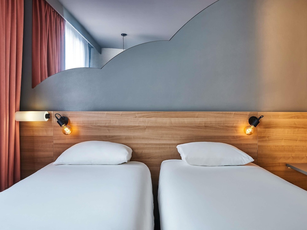 Habitación estándar, 2 camas individuales del hotel Ibis Styles Paris Alésia Montparnasse. Foto 3