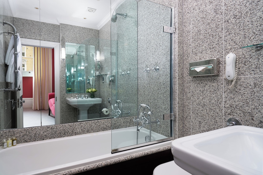 Habitación ejecutiva del hotel The Pelham London - Starhotels Collezione. Foto 5