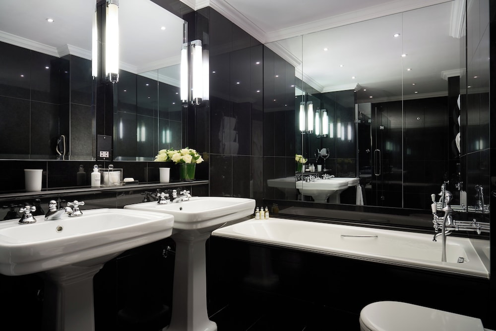 Suite junior del hotel The Pelham London - Starhotels Collezione. Foto 9