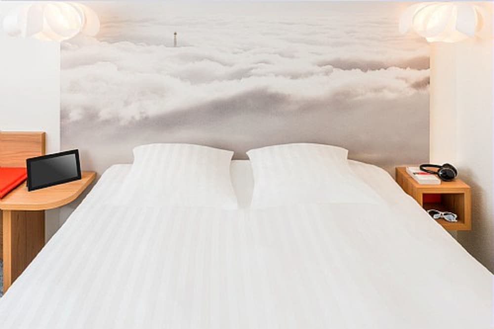 Habitación estándar, 1 cama doble, accesible para personas con discapacidad del hotel Ibis Styles Paris Velizy. Foto 1