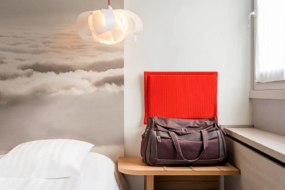 Habitación estándar, 1 cama doble, accesible para personas con discapacidad del hotel Ibis Styles Paris Velizy. Foto 3