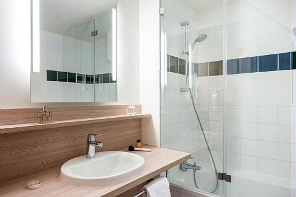 Habitación estándar, 1 cama individual del hotel Ibis Styles Paris Velizy. Foto 4
