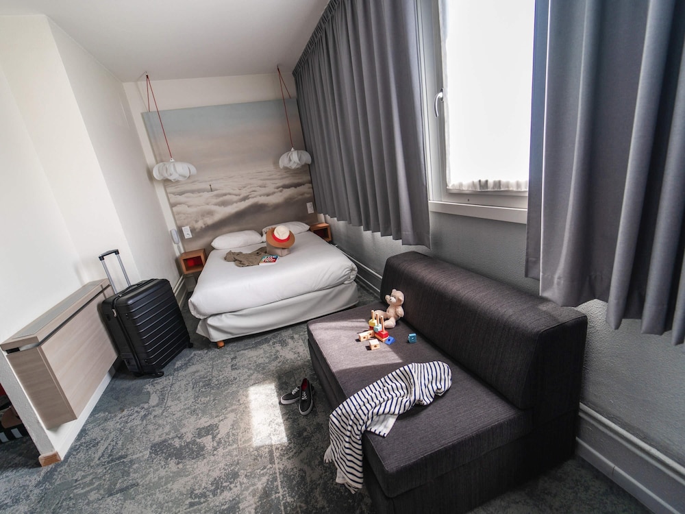 Habitación estándar, 1 cama doble con sofá cama del hotel Ibis Styles Paris Velizy
