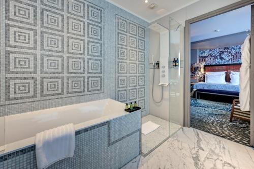Suite Junior del hotel Juliana Paris. Foto 5