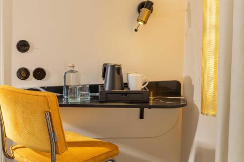 Habitación Doble Clásica del hotel Le Chaplain Paris Rive Gauche. Foto 3