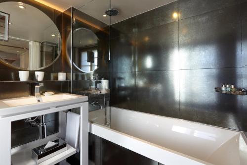 Suite Junior del hotel Le Pavillon Des Lettres. Foto 4