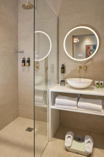 Habitación Doble Estándar del hotel Le Robinet d'Or. Foto 1