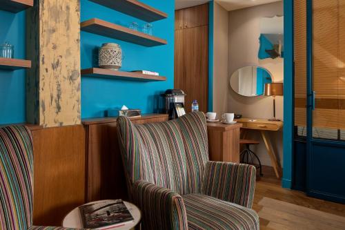 Suite Junior del hotel Le Robinet d'Or. Foto 10