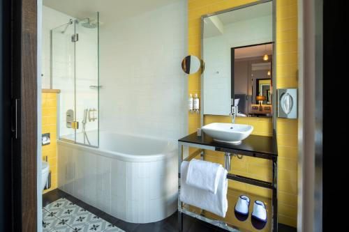 Habitación Superior con acceso al spa del hotel Les Matins De Paris and Spa