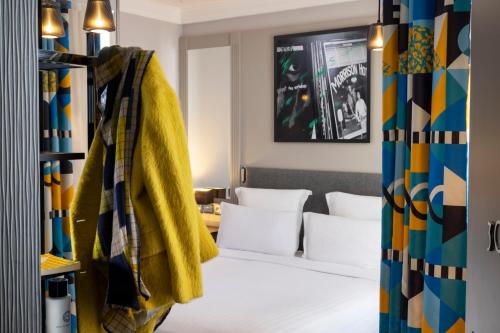 Habitación Clásica del hotel Les Matins De Paris and Spa. Foto 2