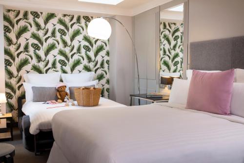 Suite junior con acceso al spa del hotel Les Matins De Paris and Spa. Foto 2