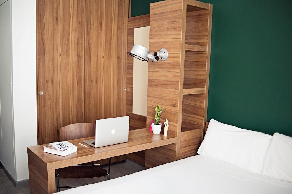 Habitación económica doble del hotel The Social Hub Paris La Defense. Foto 6