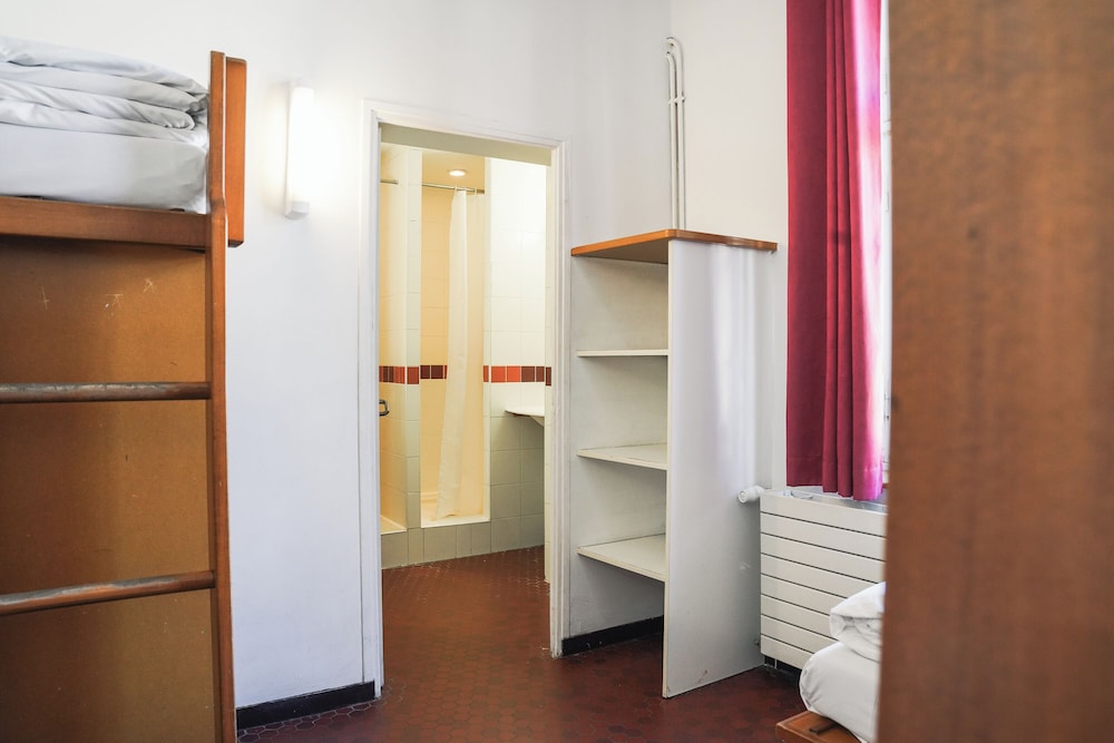 Habitación cuádruple, baño compartido del hotel Mije Marais - Hostel. Foto 3