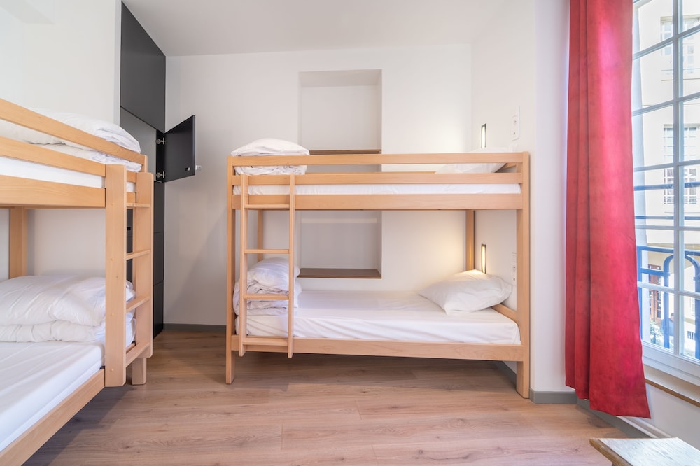 Dormitorio compartido, solo para hombres, baño compartido (1bed in 10people dormitory, shared WC) del hotel Mije Marais - Hostel
