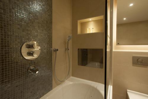 Habitación Doble Superior del hotel St George Wembley. Foto 5