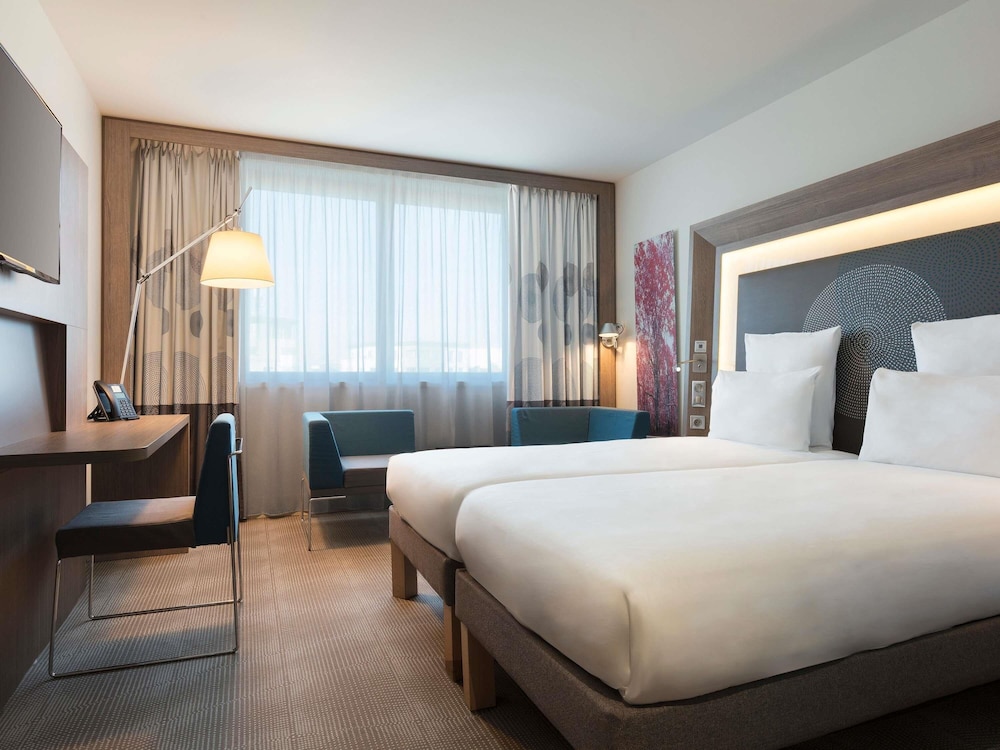Habitación Standard con 2 camas individuales del hotel Novotel Paris Saint Denis Stade Basilique