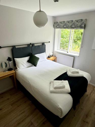 Habitación Superior con cama extragrande del hotel The Royal Foundation Of St Katharine