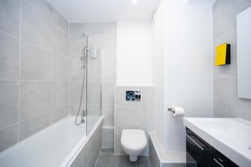 Apartamento 1 habitación Accesible 2 Camas individuales 1 Cama doble kitchenette del hotel Staycity s, Paris Gare De L'est. Foto 1