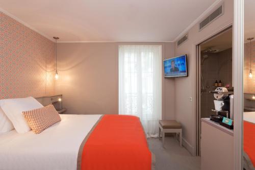 Habitación Doble Clásica del hotel Vic Eiffel. Foto 3