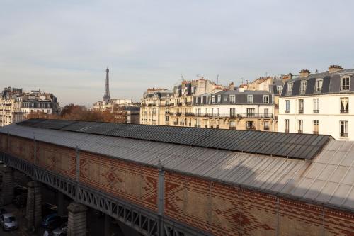 Suite Junior con terraza del hotel Vic Eiffel. Foto 2