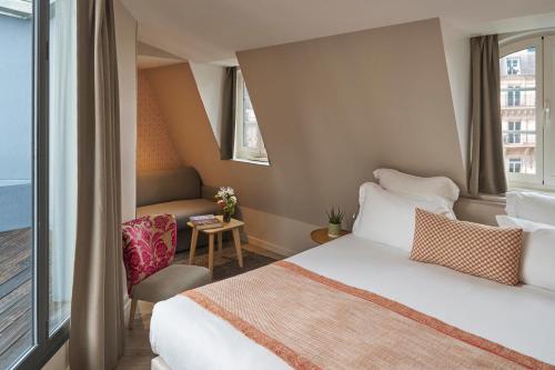 Suite Junior con terraza del hotel Vic Eiffel. Foto 6