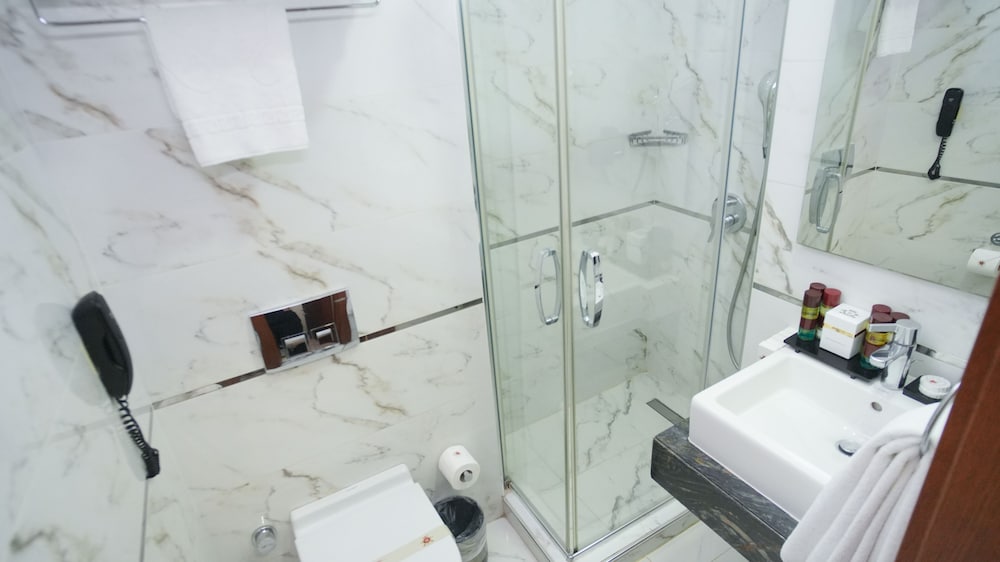 Habitación cuádruple estándar del hotel Dosso Dossi Hotels Old City. Foto 7
