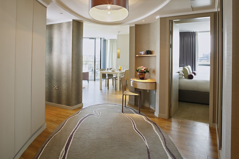 Apartamento de lujo, 2 habitaciones (Tower View) del hotel Cheval Three Quays. Foto 4