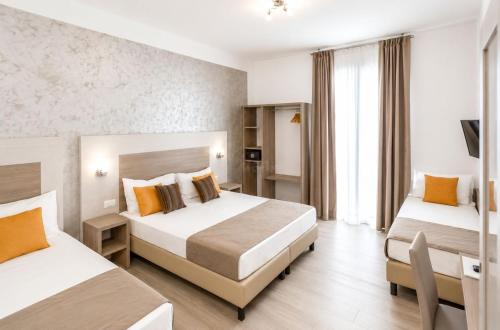 Estudio familiar del hotel Luxor Florence. Foto 1