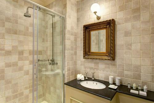 Habitación Doble Superior - 2 camas del hotel The Gore London – Starhotels Collezione. Foto 3