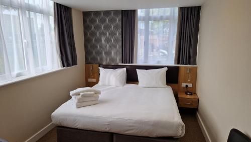 Habitación Estándar con cama extragrande - No fumadores del hotel Best Western Northfields Ealing. Foto 2