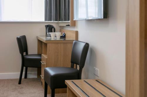 Habitación Doble Superior con zona de cocina - 2 camas del hotel Best Western Northfields Ealing. Foto 1