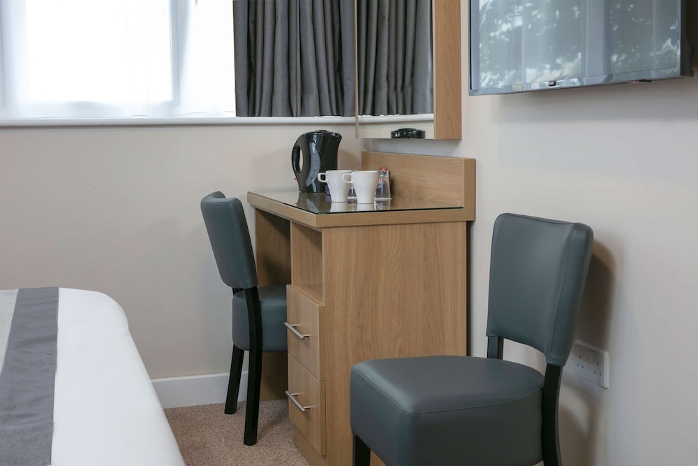 Habitación estándar, 1 cama de matrimonio grande, no fumadores del hotel Best Western Northfields Ealing. Foto 4