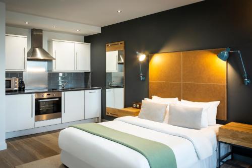 Estudio del hotel Adagio London Brentford. Foto 6