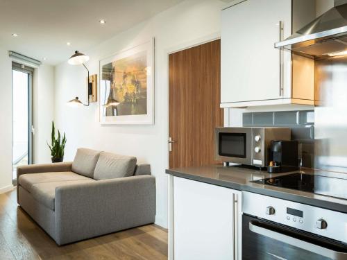 Estudio con 2 camas individuales del hotel Adagio London Brentford. Foto 2