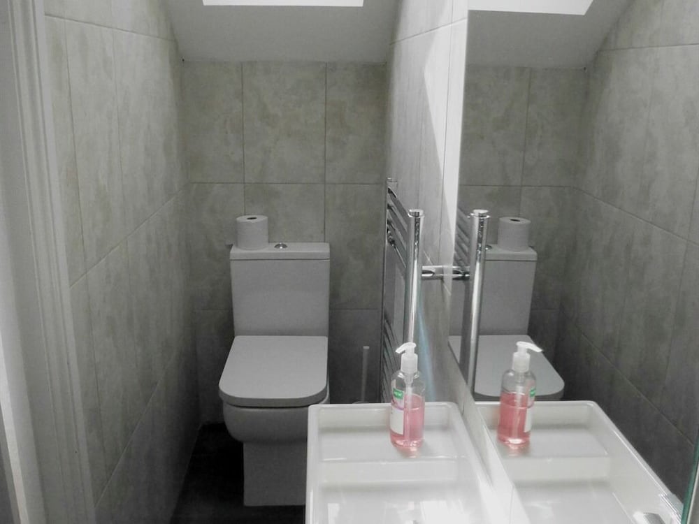 Estudio estándar, baño privado (Double /Twin) del hotel Kew Studios and Rooms. Foto 3